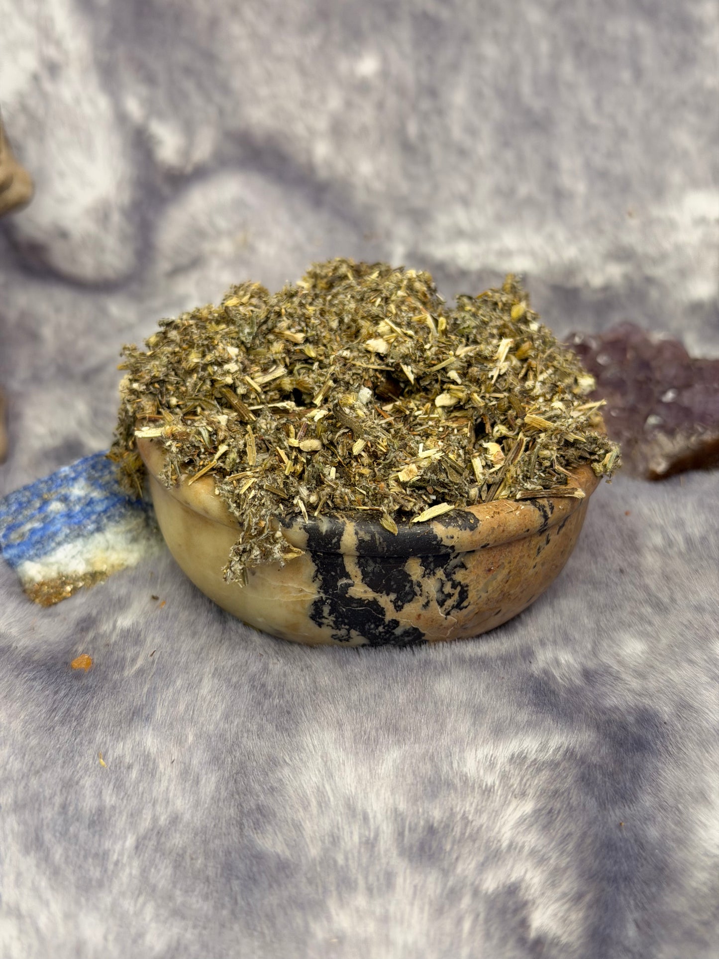 Mugwort – Smudging Herb for Protection, Cleansing & Releasing