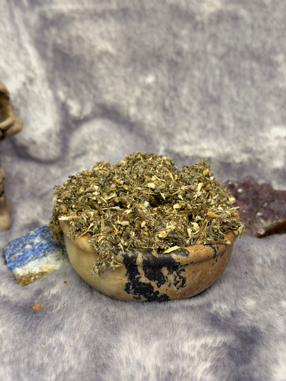 Mugwort – Smudging Herb for Protection, Cleansing & Releasing