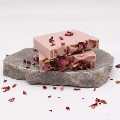 🧼 Handgemachte Seife – Rose & Vanilla - 100g - Handcrafted Wild Soap Loaves 1.3 Kg & Slices 100-140g